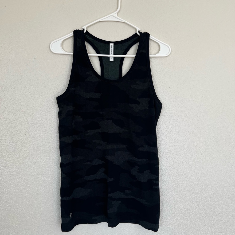 ATHLETA  women’s running shirt camouflage pattern M size tank top